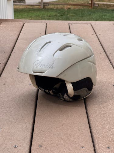 Women's Small Smith Intrigue Helmet (Used)