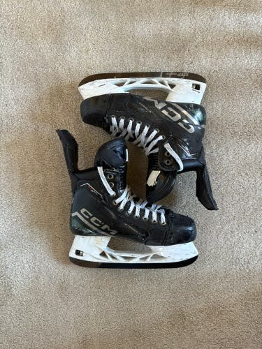Very Good Condition Black 2023 CCM JetSpeed FT6 Pro Hockey Skates Regular Width Pro Stock Size 6.5