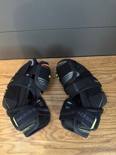 Senior Medium CCM Tacks XF Pro Elbow Pads (New)
