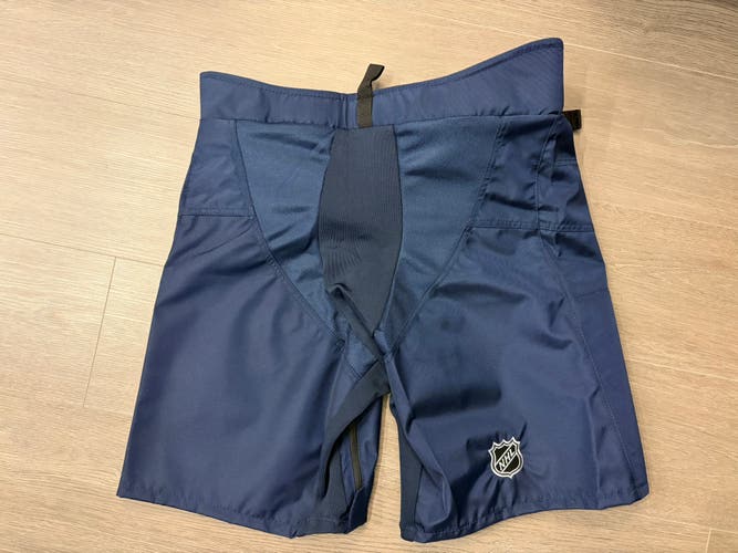 Warrior Covert QRE Pro Girdle/Pants shell Medium Plain Navy - Washington Capitals Pro Stock (New)