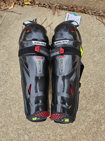 Junior Bauer Vapor Hyperlite 12" Shin Pads (Used)