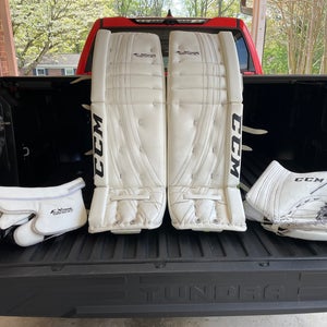 35" CCM Extreme Flex 500 Goalie Leg Pads (Used)