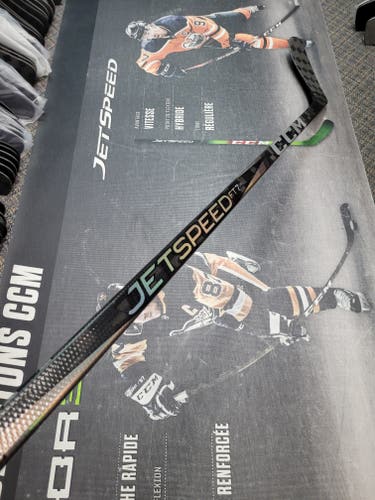 P28 | 80 Flex NEW! Senior CCM JetSpeed FT7 Pro Left Hand Hockey Stick Pro Stock (New)