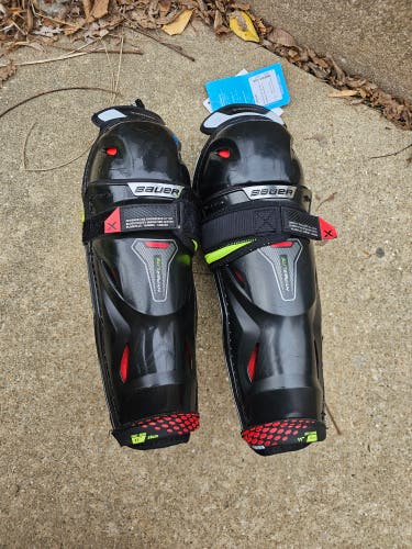 Junior Bauer Vapor Hyperlite 11" Shin Pads (Used)