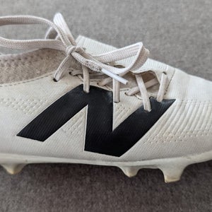 Men's Size M 6.0 (W 7.0) Adult New Balance FURON V7+ Low Top Molded Cleats (Used)