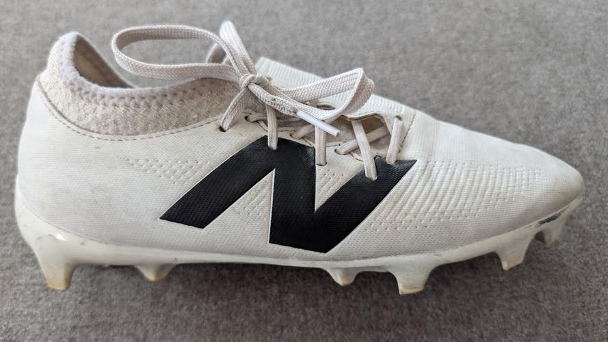 Men's Size M 6.0 (W 7.0) Adult New Balance FURON V7+ Low Top Molded Cleats (Used)