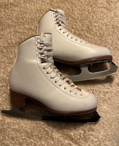 Jackson Ultima Artiste Figure Skates C Adult 6 (Used)