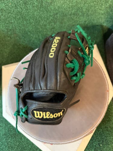 Wilson A2000 RH Infield Baseball Glove 11.25" (Used)
