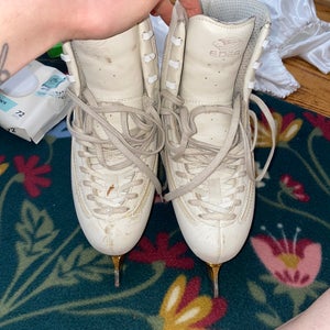 Edea Ice Fly size 245 with Paramount Gold Seal blades