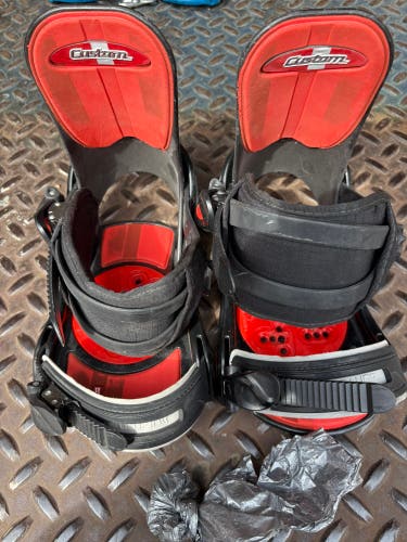 Small Burton Custom Snowboard Bindings (Used)