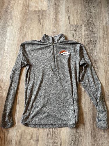 Nike Dri Fit Denver Broncos Wonen’s Quarter Zip-Medium