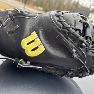 Wilson A2000 RH Catcher's Baseball Glove 33.5" (Used)