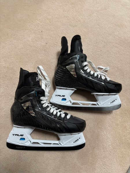 True SVH Pro Hockey Skates Regular Width Pro Stock 10 (New)