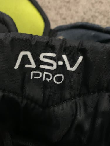 Men's Youth Medium CCM AS-V Pro Hockey Pants (Used)