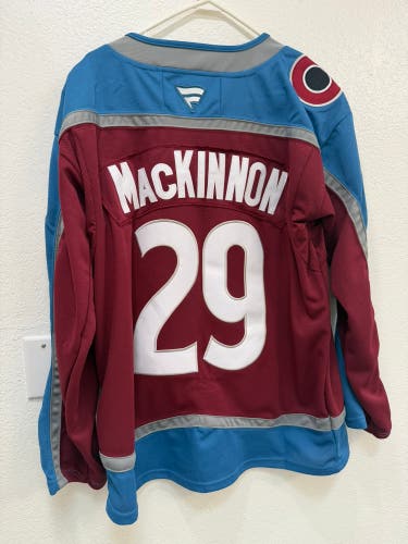 Men's Colorado Avalanche Nathan MacKinnon Fanatics Burgundy Home Premium Jersey large jersey