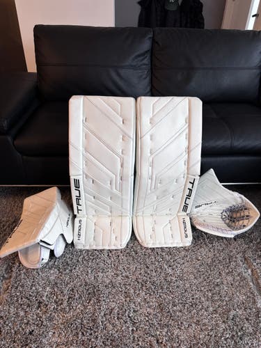31" True HZRDUS Px4 Regular Goalie Full Set (Used)