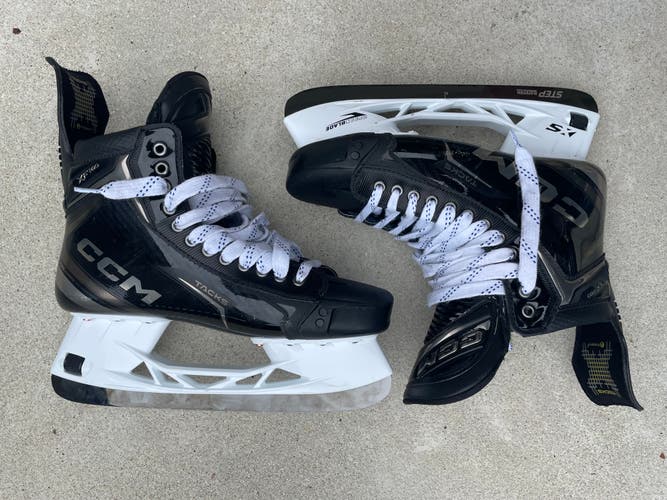 Black 2025 CCM XF Pro Hockey Skates Wide Width 12 (Used)