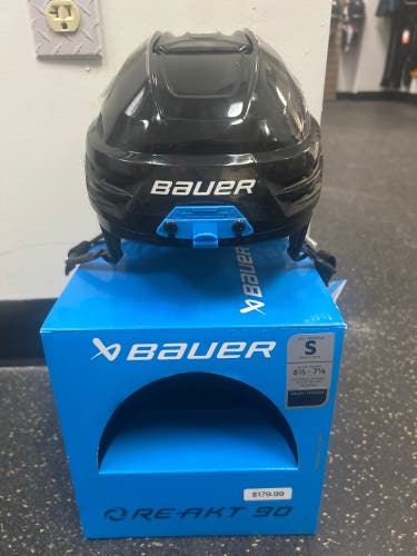 Small Black Bauer Re-Akt 90 (New) Helmet Item#CCBS9