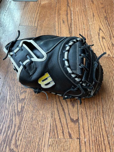 2023 Wilson A2000 RH Catcher's Baseball Glove 33.5" (Used)