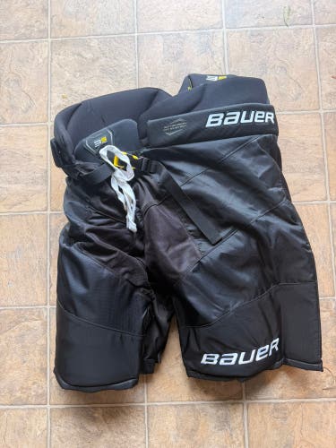 Senior XL Bauer Supreme 3S Pro Hockey Pants (Used)