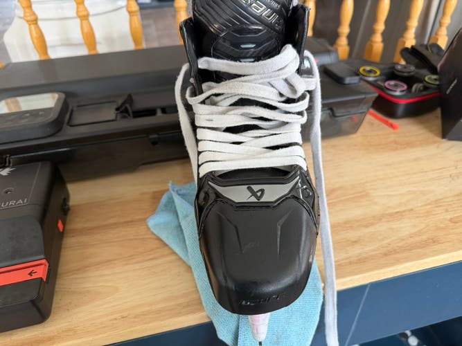 Black 2024 Bauer Supreme Shadow Hockey Skates Wide Width 10 (Used)