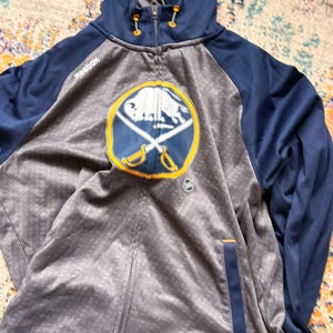 Gray Men's buffalo Sabres large Reebok Sweatshirt (Used)