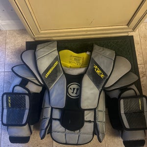 Medium 2021 Warrior Ritual X3E Goalie Chest Protector (Used)