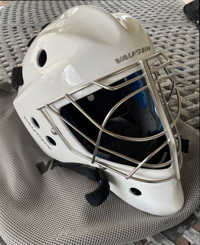 Senior Medium 2017 Vaughn VM Pro Elite Goalie Mask (Used)