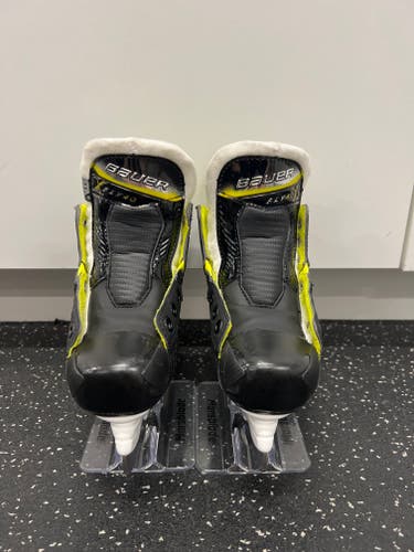 Bauer Vapor Fly40 Hockey Skates Regular Width 11.5 (New)