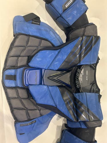 Small Bauer Hyperlite Goalie Chest Protector (Used)