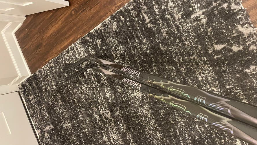 Intermediate Bauer Vapor Flylite Left Hand Hockey Stick 70 Flex (New)