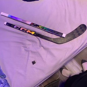 Broken CCM Jetspeed FT6 Pro (snapped in half)