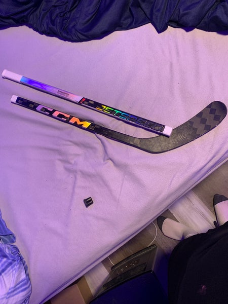 Broken CCM Jetspeed FT6 Pro (snapped in half)