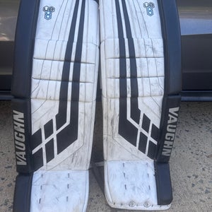 32" Vaughn Velocity V8 Goalie Leg Pads (Used)