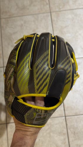 Rawlings REV1X RH Infield Baseball Glove 11.75" (Used)