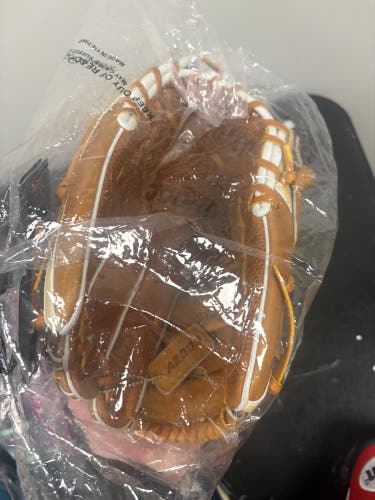 Wilson A2000 RH Infield Baseball Glove 11.75" (New)