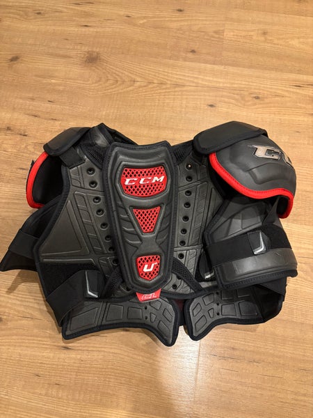 Medium Senior CCM U+ CL Shoulder Pads (like new)