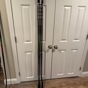 Senior Bauer Vapor Hyperlite 2 Left Hand Hockey Stick Toe Pattern 87 Flex (Used)