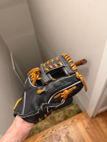 2025 Infield RH Mizuno Pro Baseball Glove 11.5" (Used)