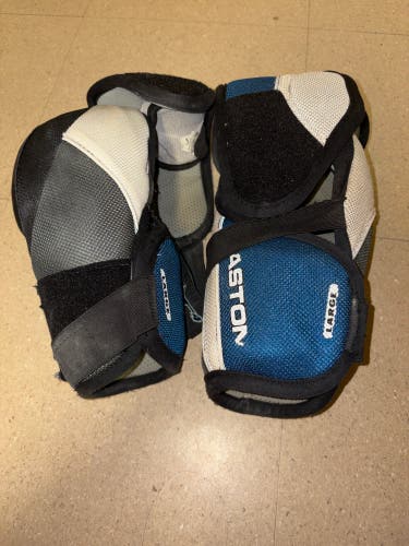 Large Easton Synergy Elbow Pads (Used)