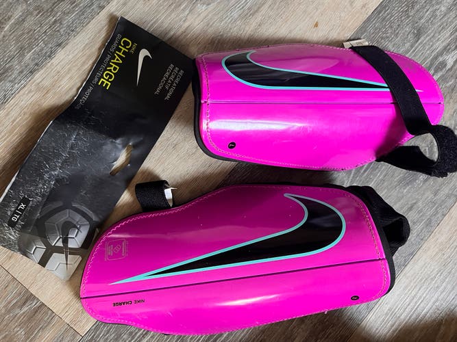 Unisex XL Nike Charge Shin Guards (Used)