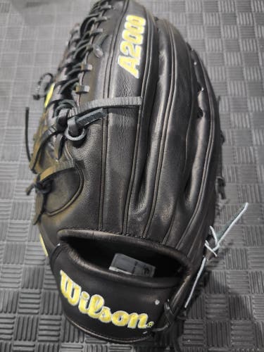 Wilson LH Outfield A2000 Baseball Glove 12.75" (New)