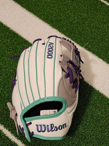 2025 Wilson RH Infield A2000 Softball Glove 12" (New)