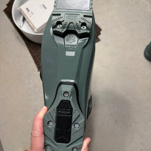 Mondo 27 & 27.5 Unisex Atomic Hawx Prime Ski Boots Stiff Flex (New)