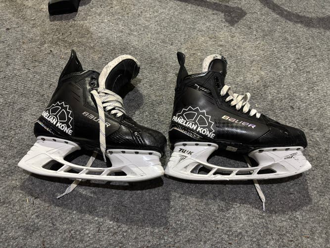 2024 Bauer Supreme Shadow Hockey Skates Regular Width Pro Stock 10 (Used)