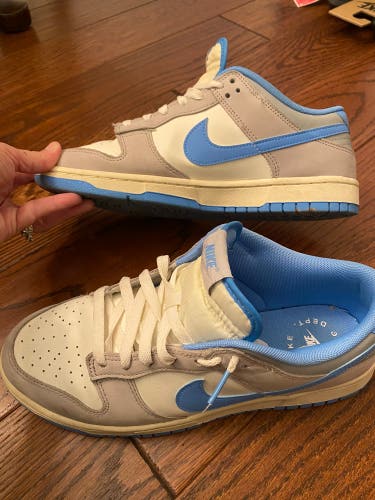 Men's Size M 9.5 (W 10.5) Nike Dunk Low Shoes (Used)