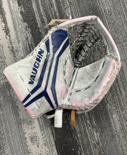 Used Junior Vaughn V10 Regular Goalie Glove | SEND OFFERS
