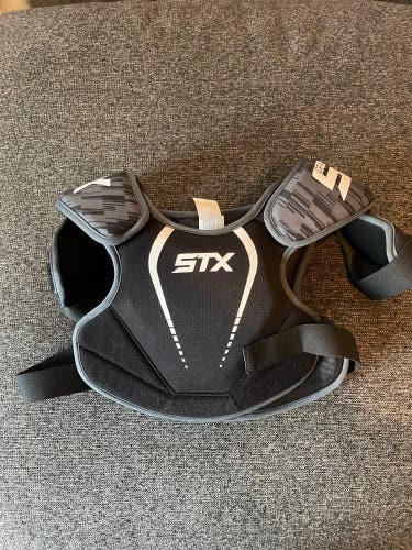 Medium Youth STX Stallion 75 Shoulder Pads (Used)