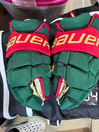 Bauer Supreme Mach Gloves 14" (Used)
