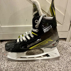 Bauer Vapor X4 Hockey Skates Regular Width Junior Size 2.5 (Used - 10 ice times, great condition)
